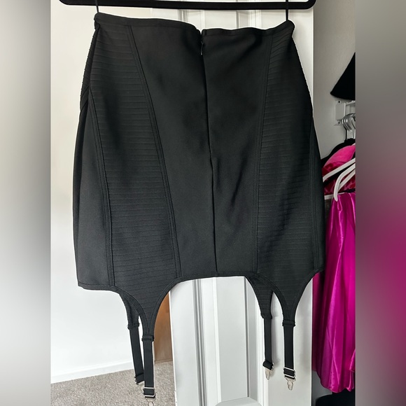 Sleek Black Hook-Detail Pencil Skirt - Picture 2 of 3